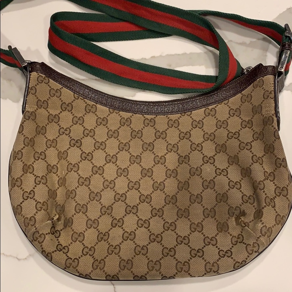 Gucci crossbody bag.